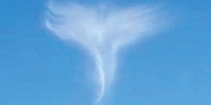 天使形の雲